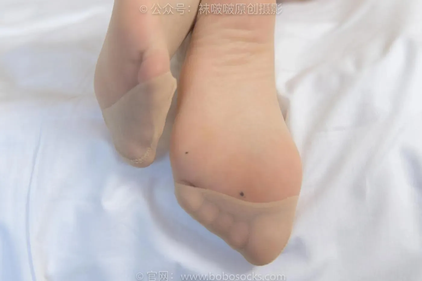[BoBoSocks袜啵啵]NO.160 小淳-匡威板鞋、黑皮鞋、短肉丝、白丝小腿袜 [140P]插图5